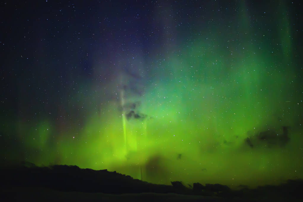 Luzes do norte. Aurora boreal é paisagem natural à noite
 - Foto, Imagem