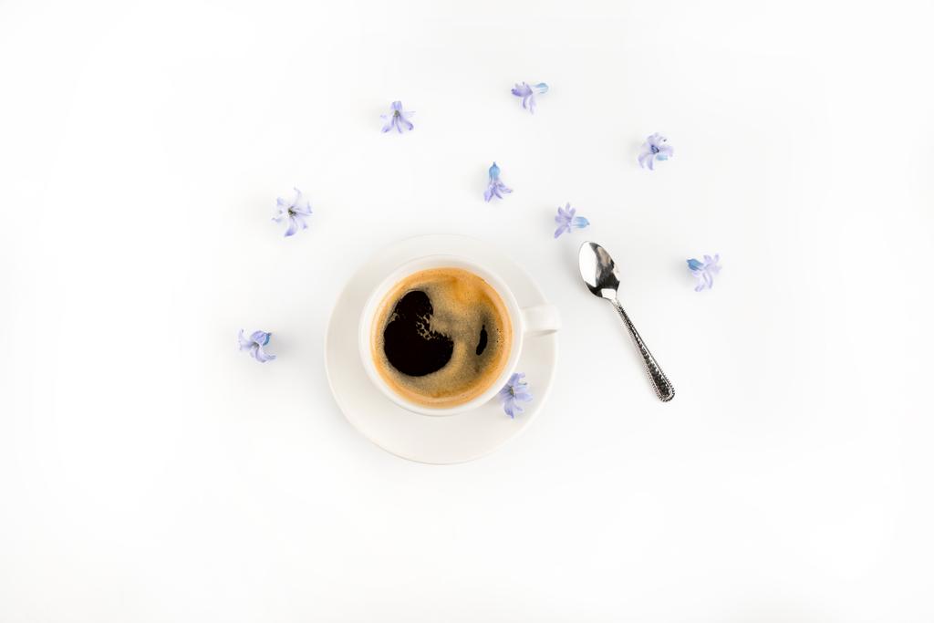 filiżanka kawy i kwiatów  - Zdjęcie, obraz