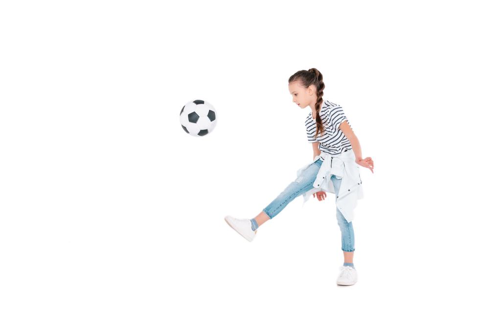 Chica jugar con pelota de fútbol
 - Foto, imagen