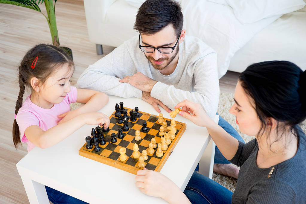 rodina hrát šachy - Fotografie, Obrázek
