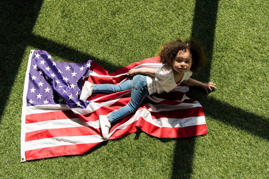 aranyos lány, Amerikai zászló  - Fotó, kép