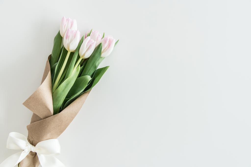 licht roze tulpen boeket - Foto, afbeelding