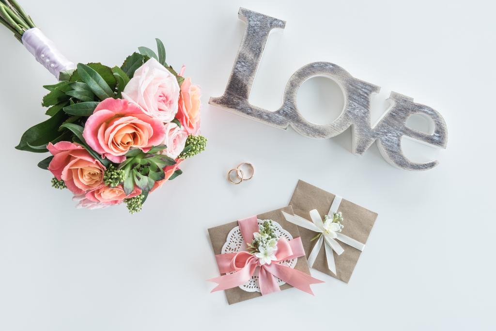 Wedding rings and envelopes - Photo, Image