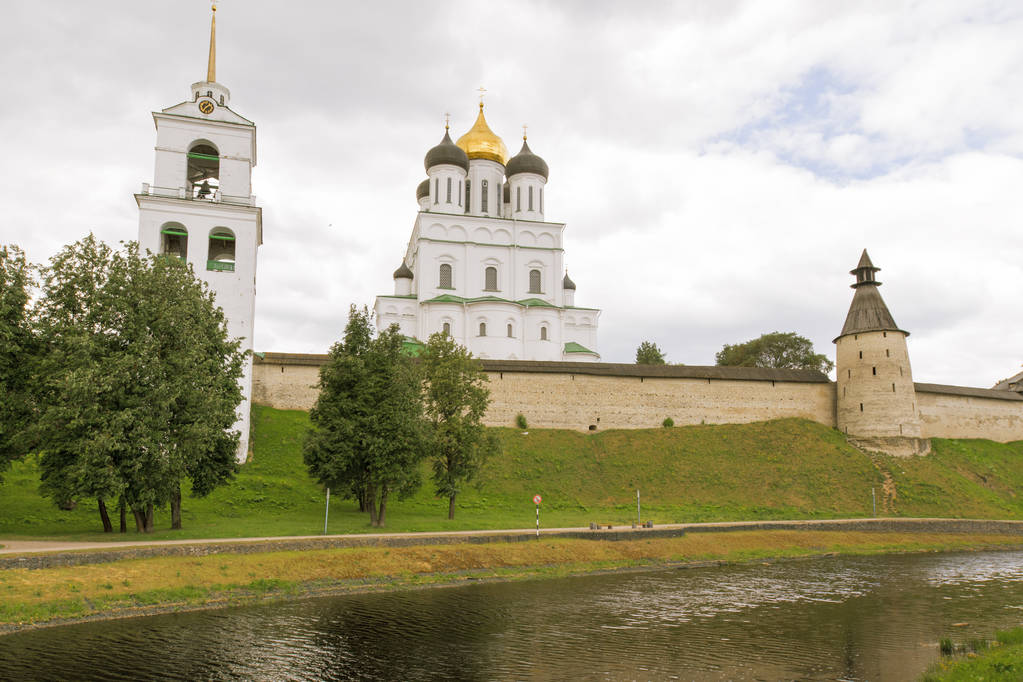 Kremlin en la ciudad de Pskov
. - Foto, imagen
