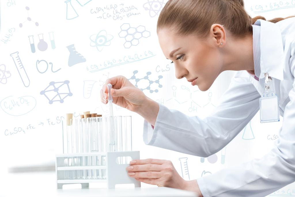 femme scientifique travaillant au laboratoire
 - Photo, image