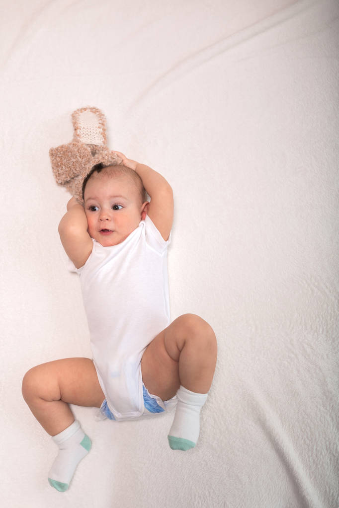 komik şapkalı erkek bebek  - Fotoğraf, Görsel