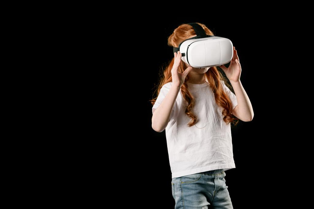 Chica en auriculares de realidad virtual - Foto, imagen