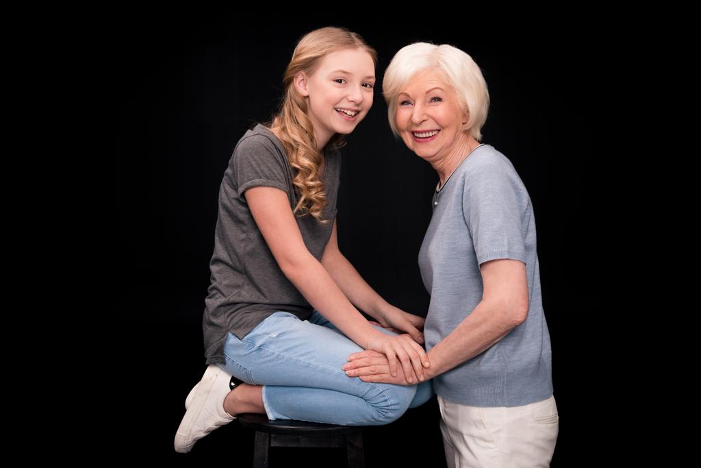Großmutter mit Teenager-Enkelin - Foto, Bild