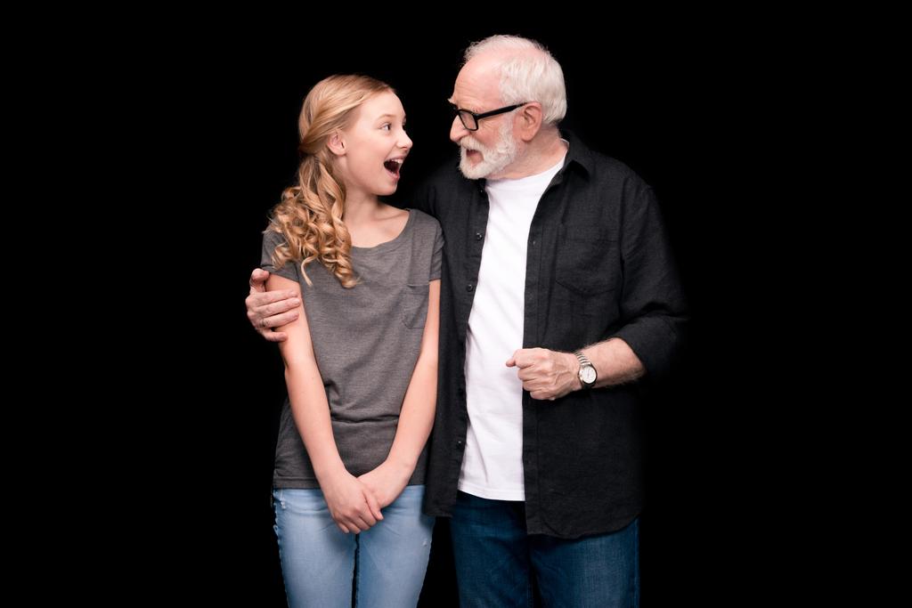 祖父と孫娘の十代 - 写真・画像