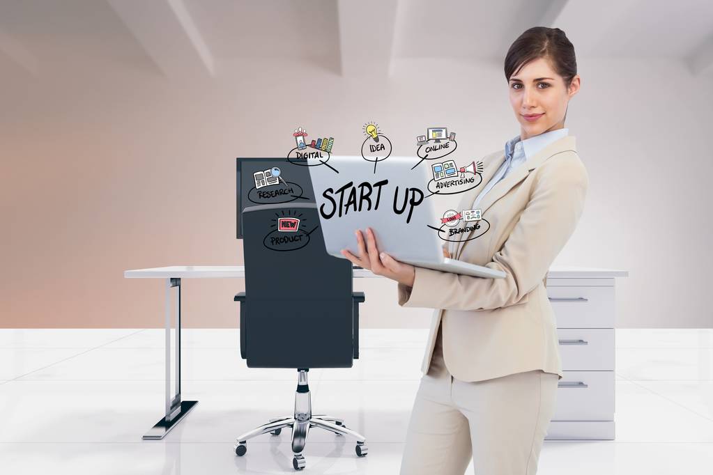 бізнес-леді використовує ноутбук з запуском
 - Фото, зображення