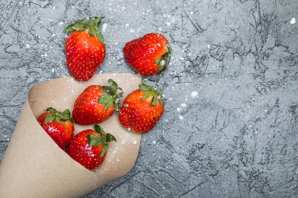 frische rote Erdbeeren   - Foto, Bild