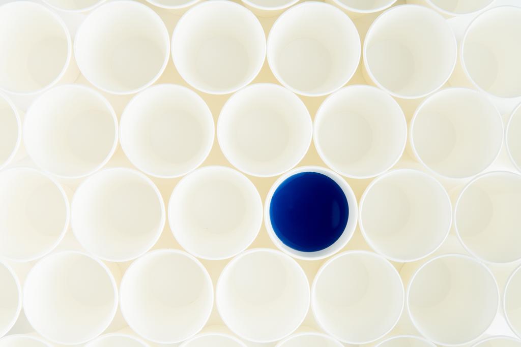 Set de vasos de plástico
  - Foto, Imagen