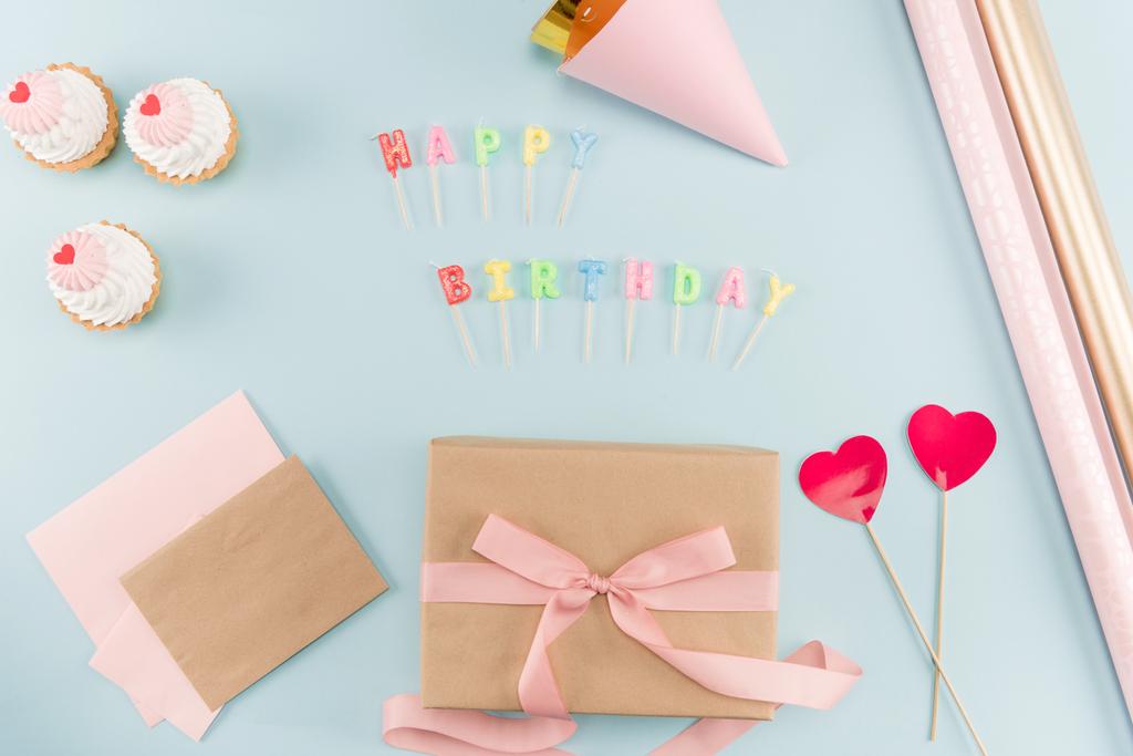 torte di compleanno con confezione regalo
 - Foto, immagini