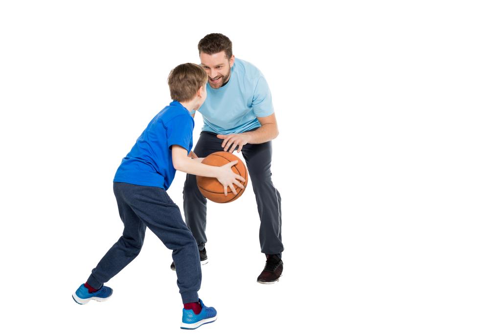 otec a syn hrát basketbal  - Fotografie, Obrázek