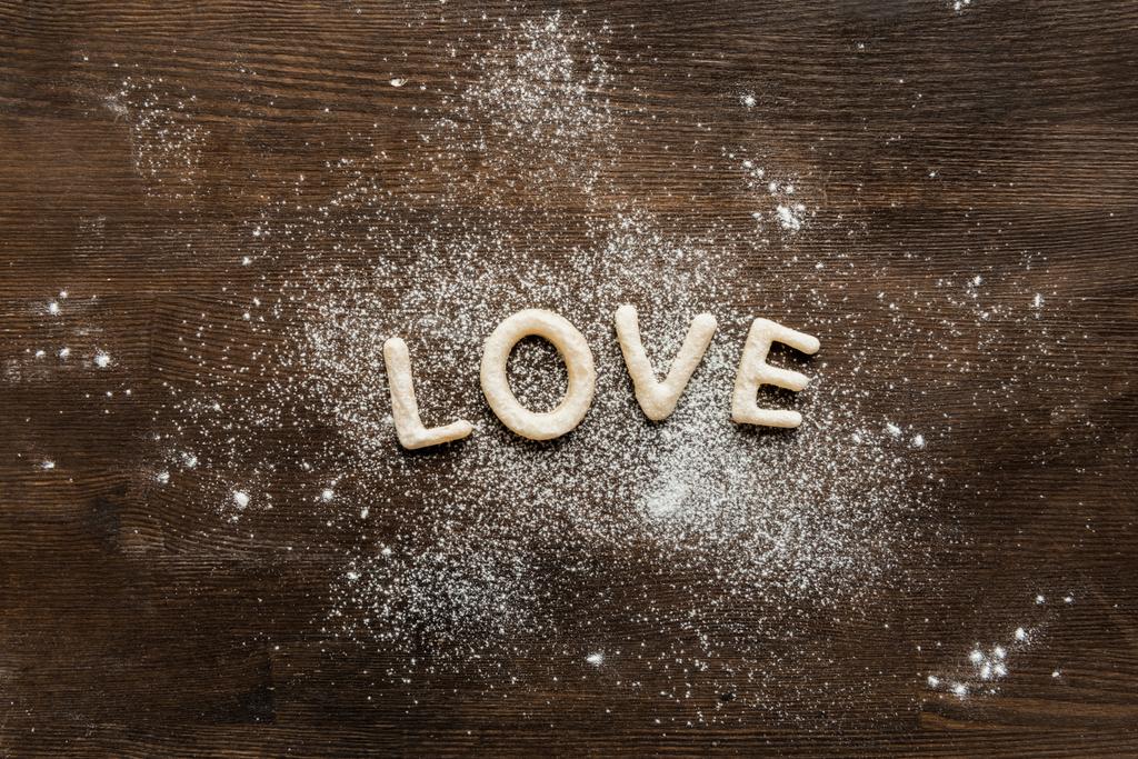 galletas en forma de letras con azúcar en polvo
 - Foto, imagen