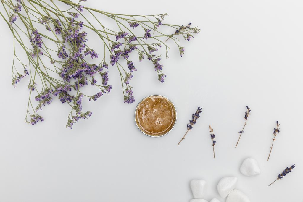Peeling und getrockneter Lavendel - Foto, Bild