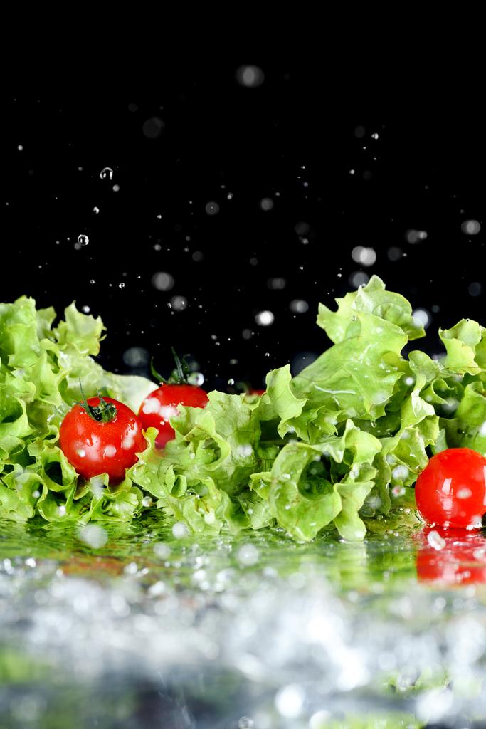 świeżych pomidorów i sałaty  - Zdjęcie, obraz