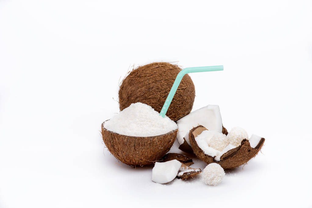 Popraskané kokos s hoblinami  - Fotografie, Obrázek