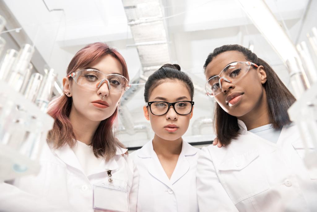 Skupina vědců v laboratoři - Fotografie, Obrázek
