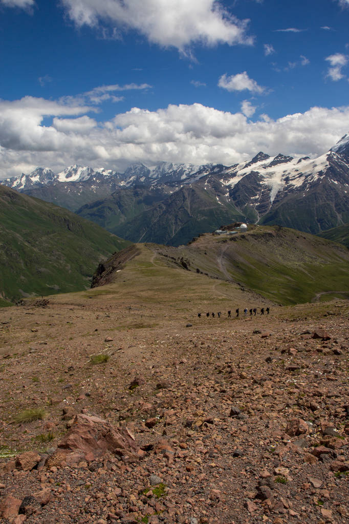 Wandelen van de bergen van de regio Elbrus - Foto, afbeelding