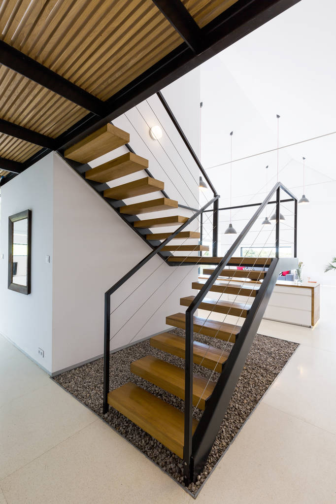 moderní dřevěné schodiště - Fotografie, Obrázek