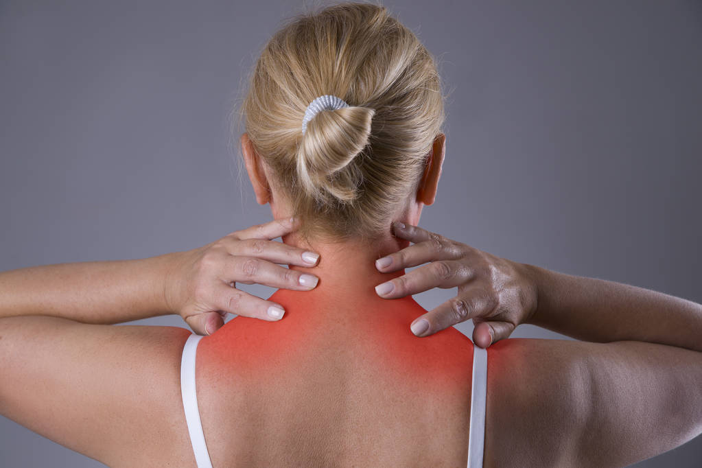Nackenschmerzen, Massage des weiblichen Körpers, Schmerzen im weiblichen Körper - Foto, Bild