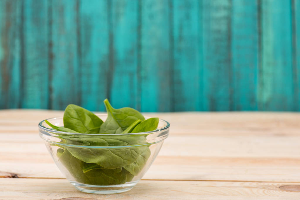 bowl of fresh spinach - Photo, Image