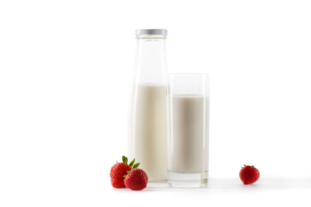 lait et fraises fraîches
 - Photo, image
