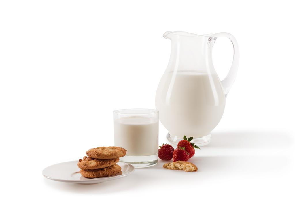 lait et fraises et biscuits
  - Photo, image