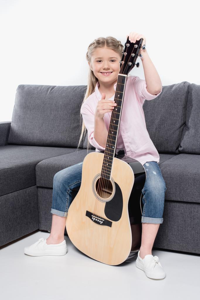 Tyttö jolla kitara
 - Valokuva, kuva