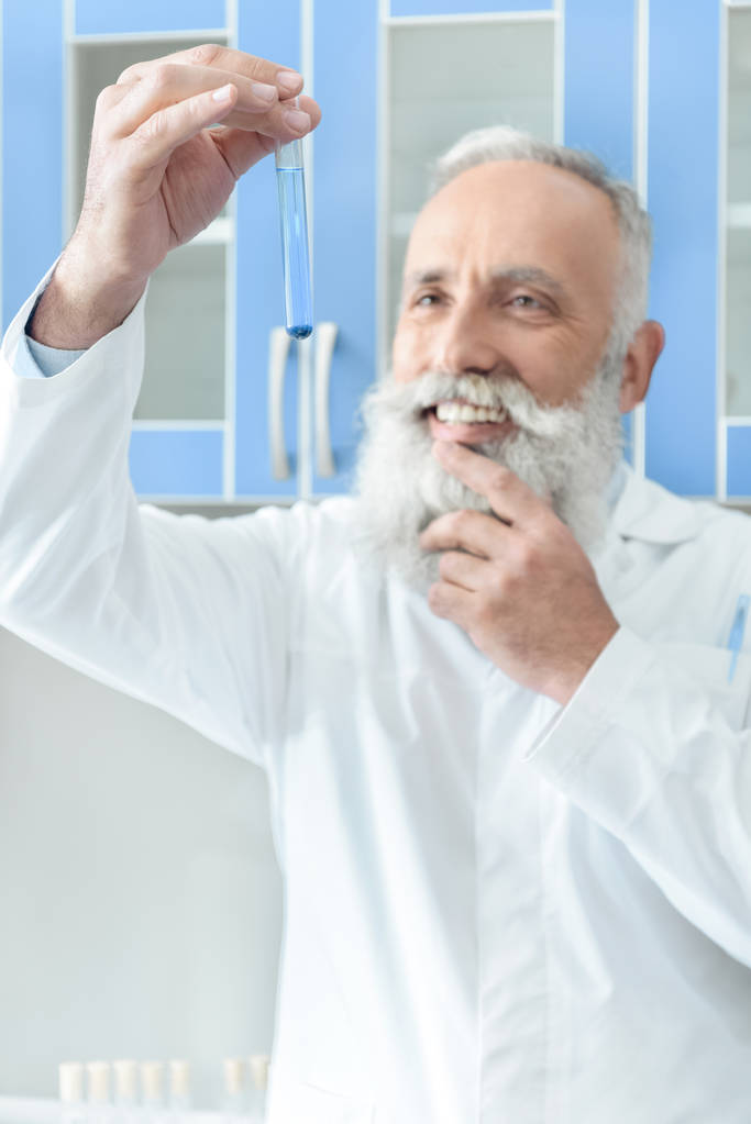 старший бородатый учёный
 - Фото, изображение