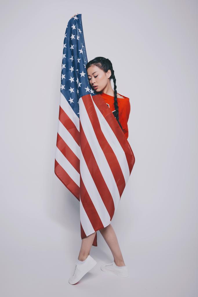 chica asiática con bandera americana
   - Foto, Imagen