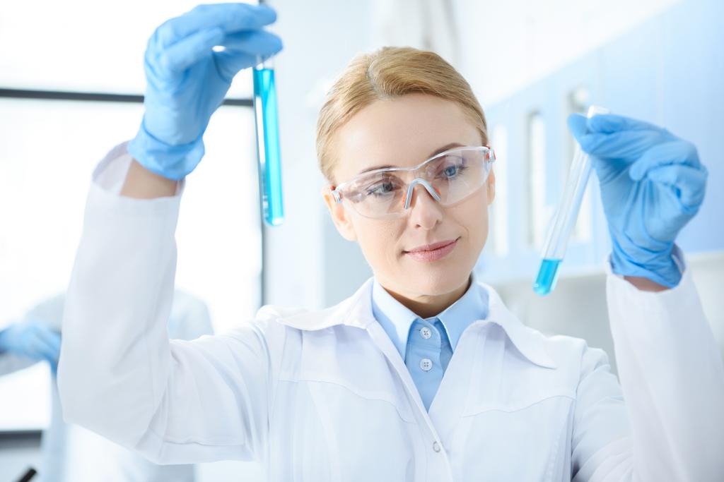 Scientist working in lab  - Photo, Image