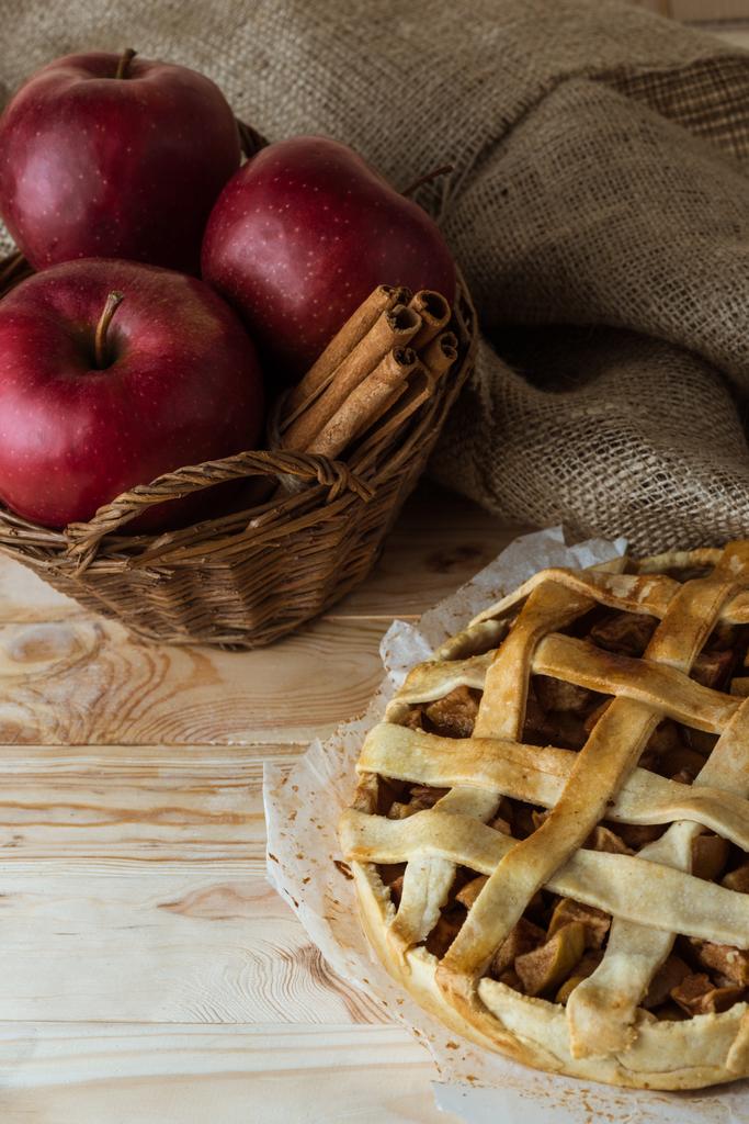 Torta di mele fatta in casa - Foto, immagini