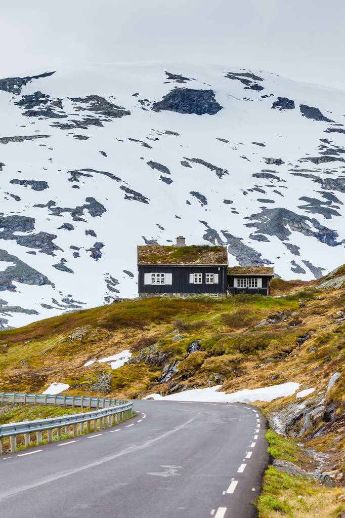 Estrada para a montanha Dalsnibba, Noruega
 - Foto, Imagem