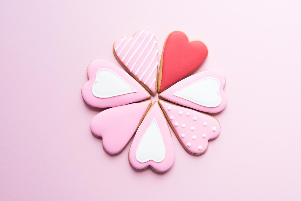 Ručně vyráběné sušenky ve tvaru srdce  - Fotografie, Obrázek