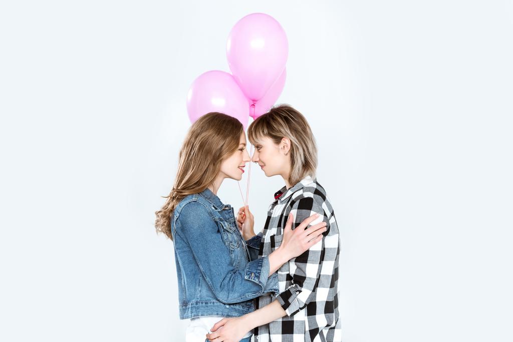 Lesbický pár s balónky  - Fotografie, Obrázek