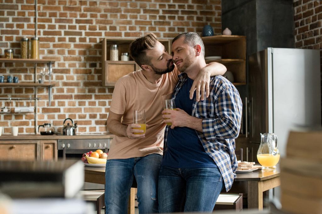 Homosexuální pár snídani  - Fotografie, Obrázek