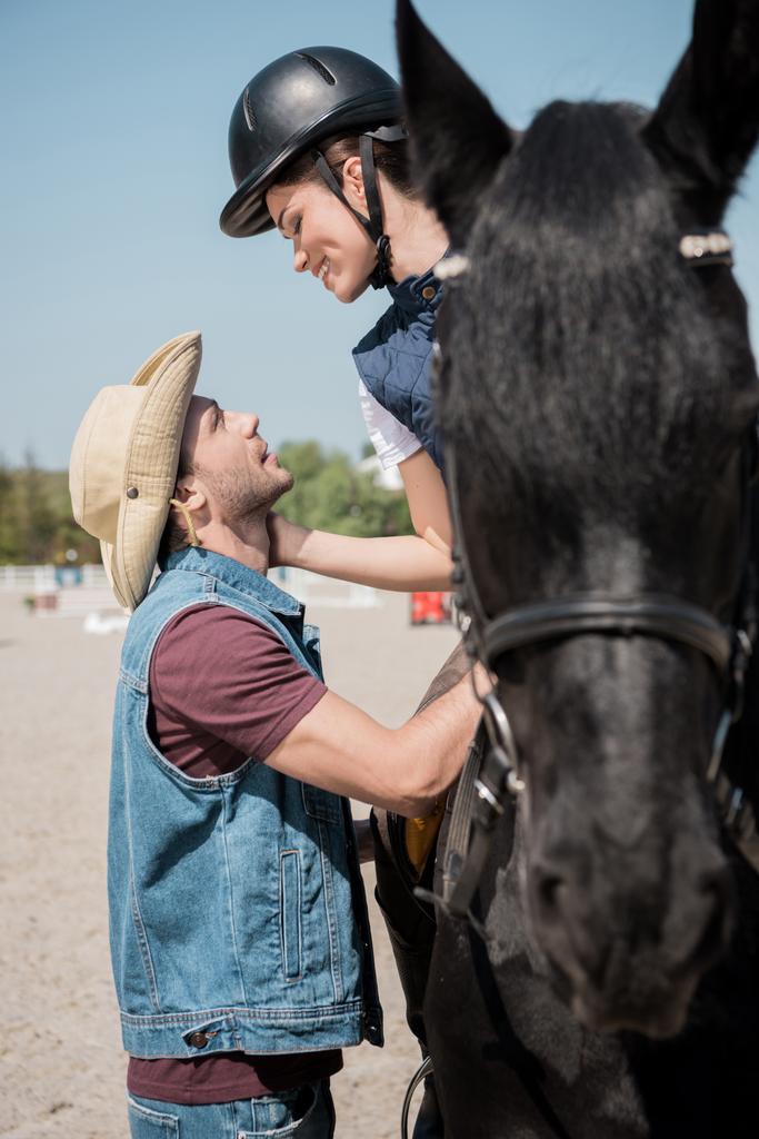 pareja equitación caballo
 - Foto, imagen