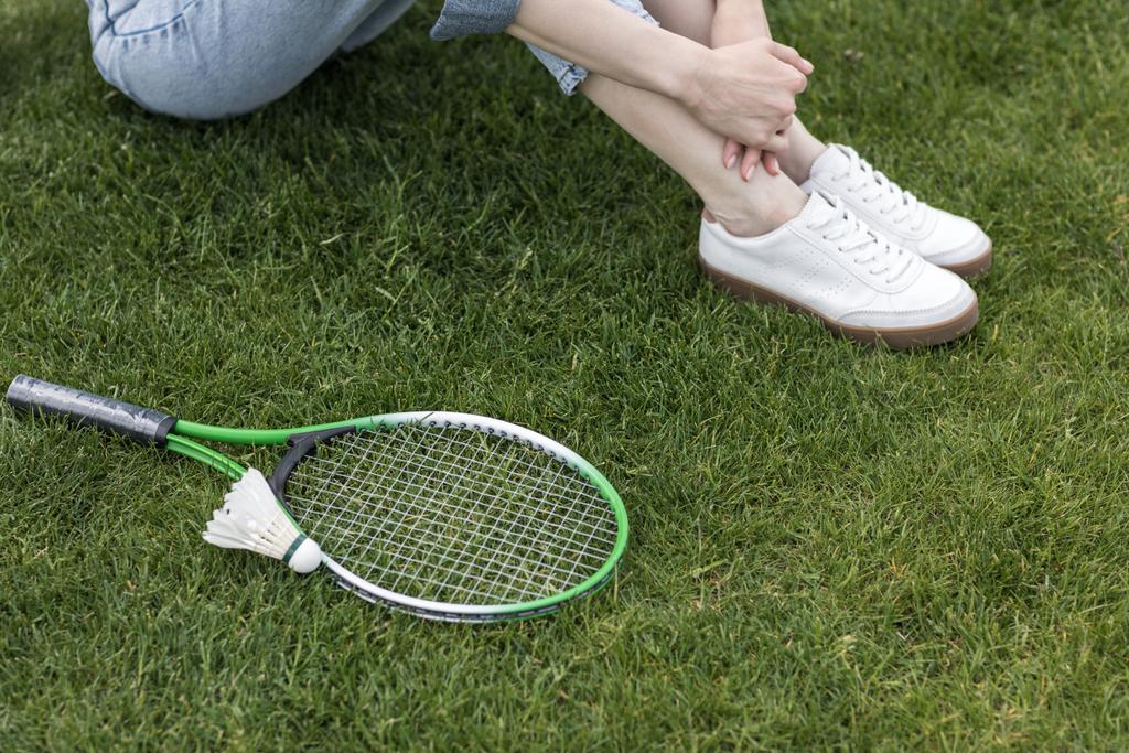 Frau mit Badmintonausrüstung - Foto, Bild