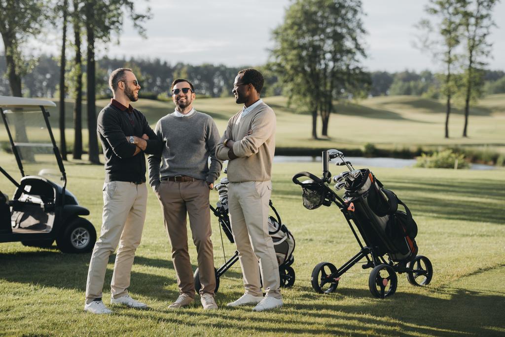 többnemzetiségű golfozók - Fotó, kép