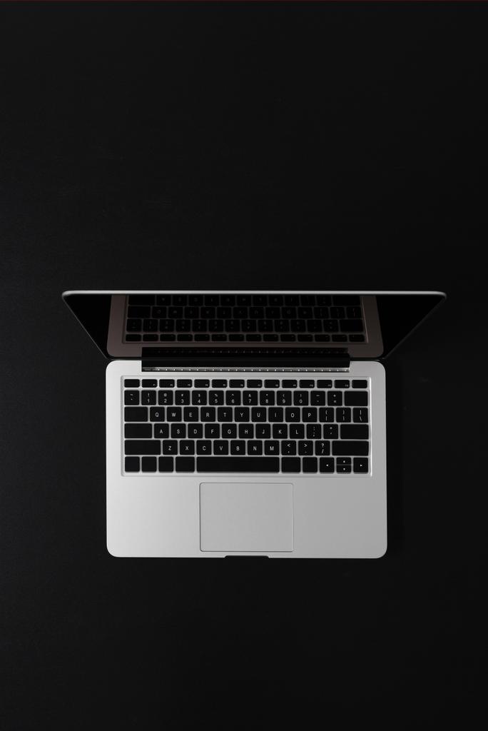 moderne laptop met kopie ruimte - Foto, afbeelding