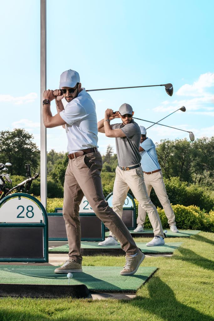 Golfeurs jouant au golf
 - Photo, image