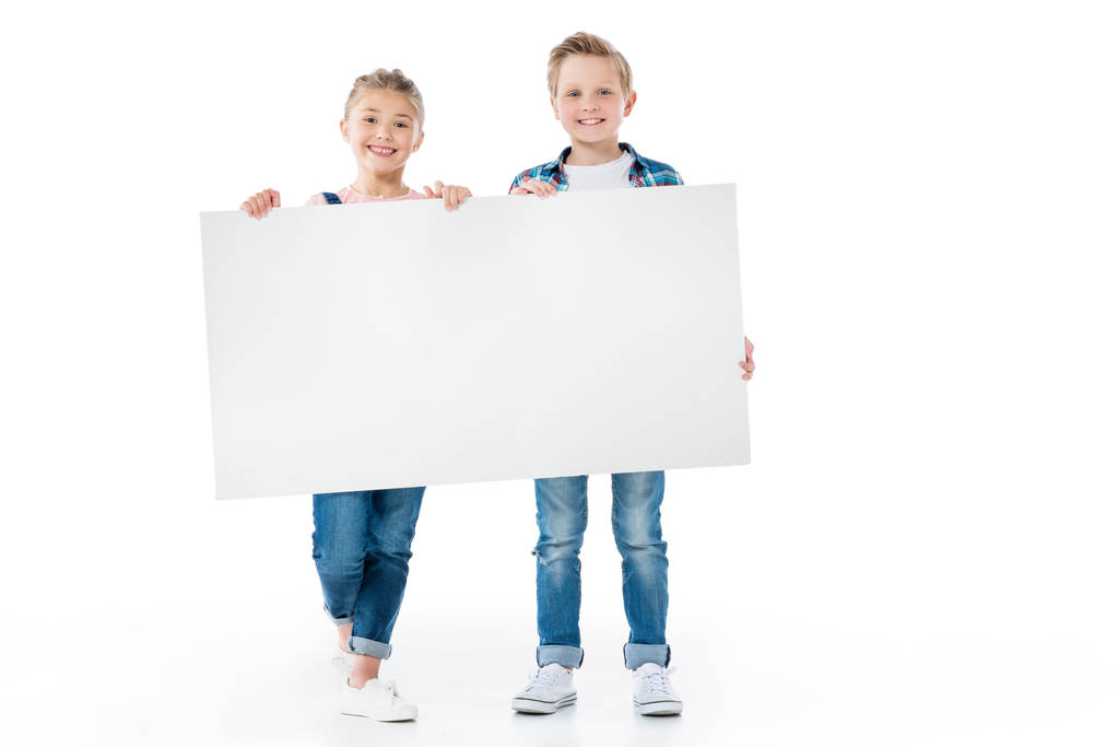 Lindos niños con banner en blanco
  - Foto, Imagen