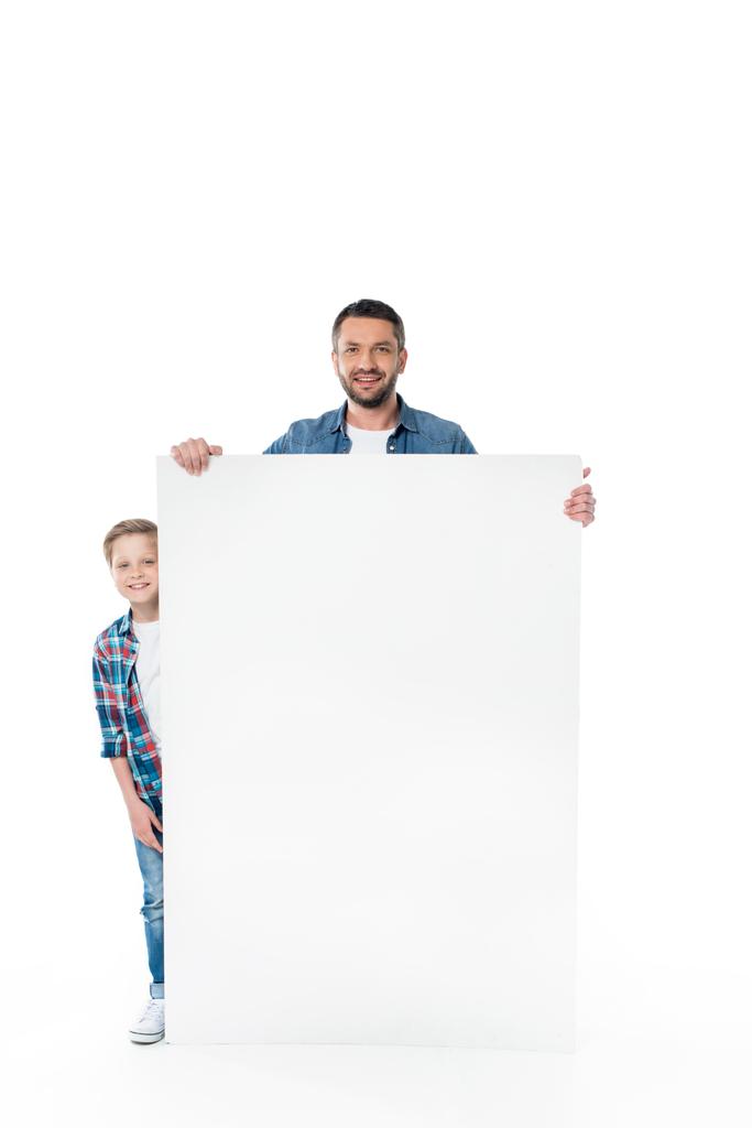 padre e figlio con striscione bianco
 - Foto, immagini