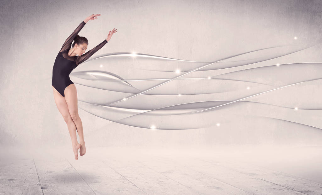 Ballet danser uitvoeren van moderne dans met abstracte lijnen  - Foto, afbeelding