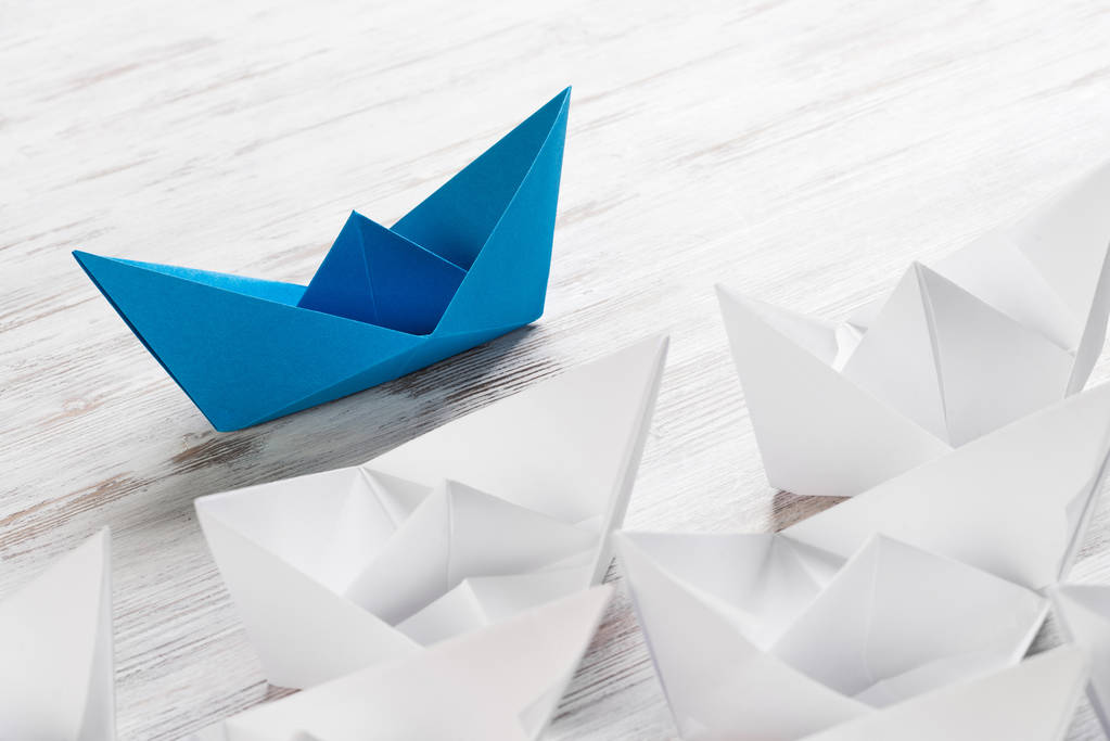 Conjunto de barcos de origami
   - Foto, Imagem