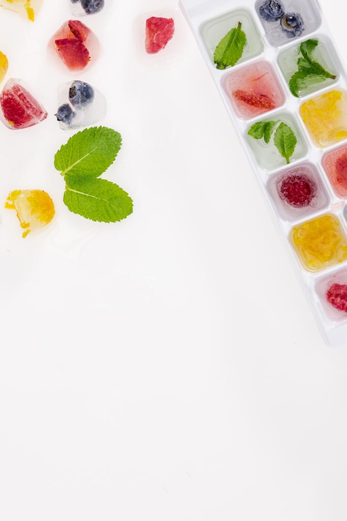 Ledové kostky s ovocem  - Fotografie, Obrázek