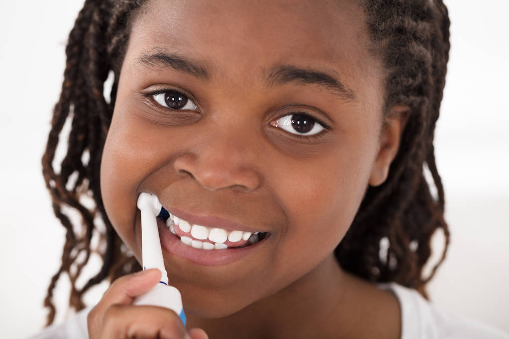 дівчина чищення зубів
  - Фото, зображення