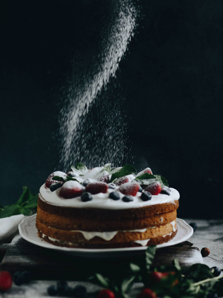 イチゴのスポンジ ケーキ  - 写真・画像